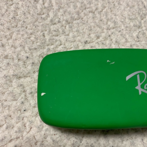Green case - Picture 2 of 4